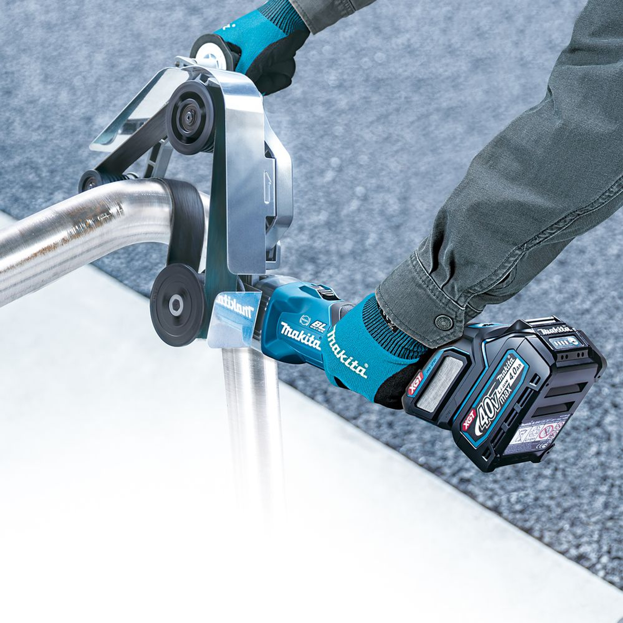 Levigatrice a nastro per tubi Makita BS002GZ01 40V